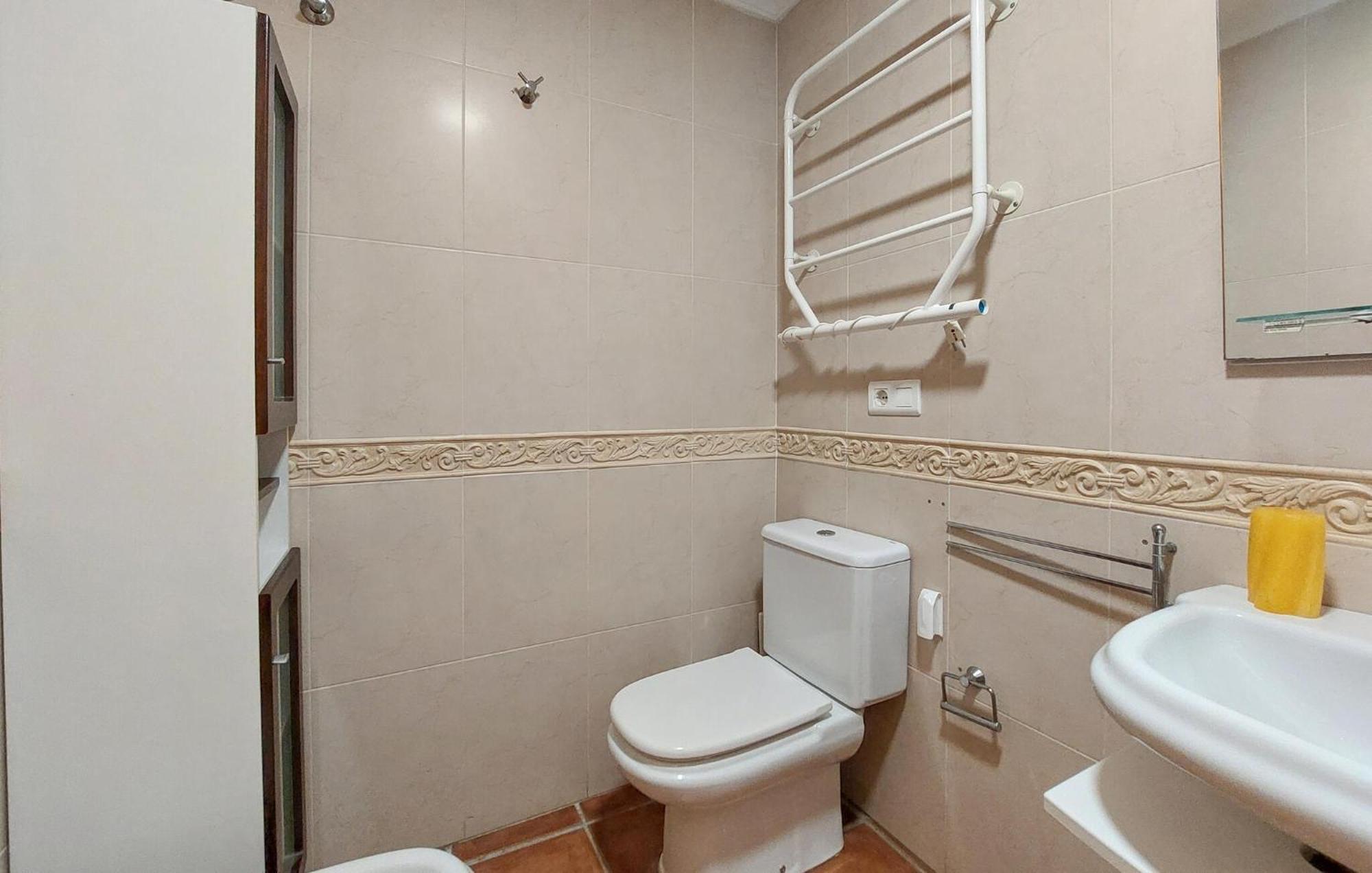 Apartment 2 Bedroom Stunning In *